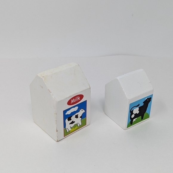 Melissa & Doug Play Food Wood Milk Cartons - Picture 4 of 5